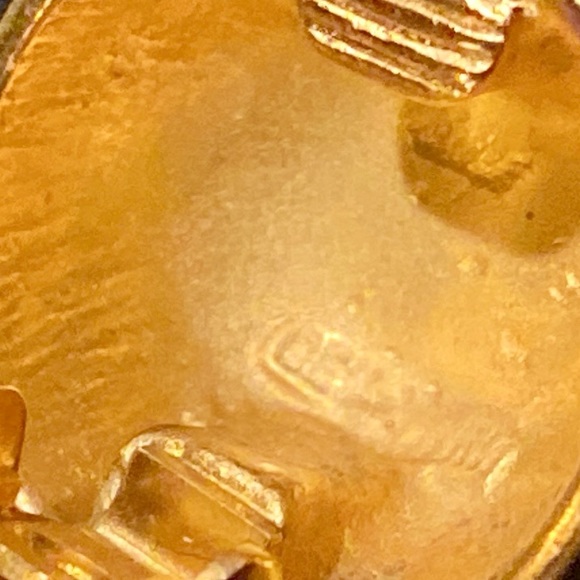 BEN-AMUN Gold-plated Tassel Chain Vintage Clip Earrings Gold - Picture 2 of 4